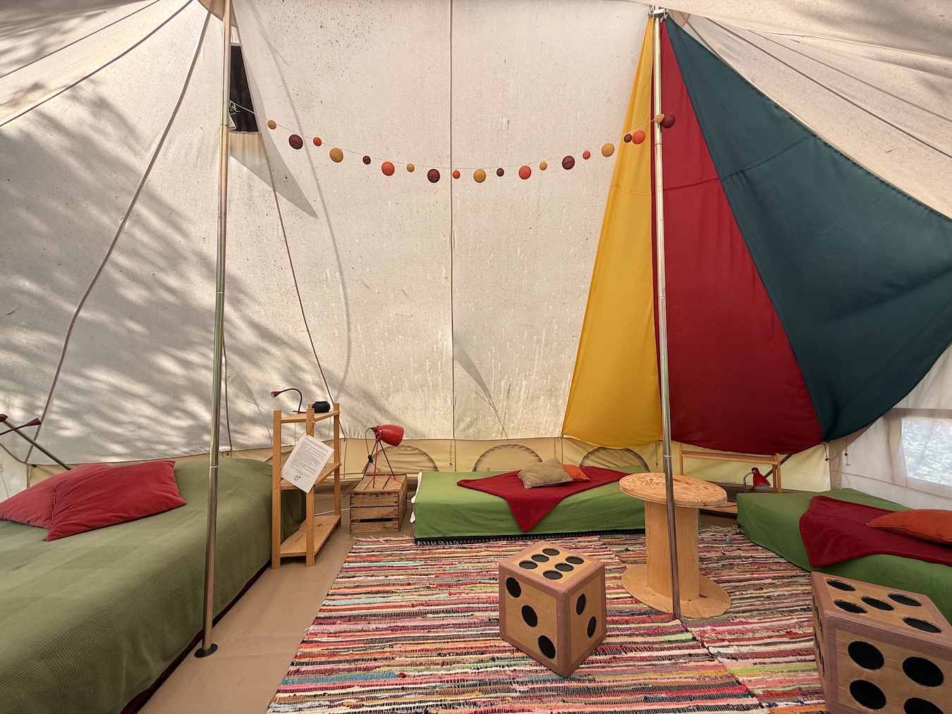 tente circus interieur